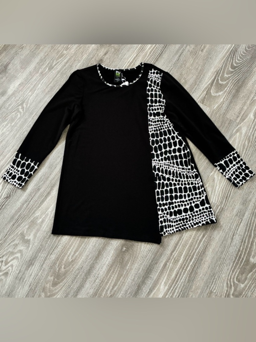 PURE ESSENSE Women’s Tunic | L | Black and White